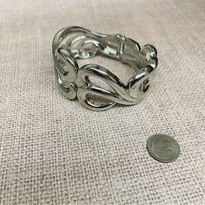 Silver Scroll Hinged Bracelet‎